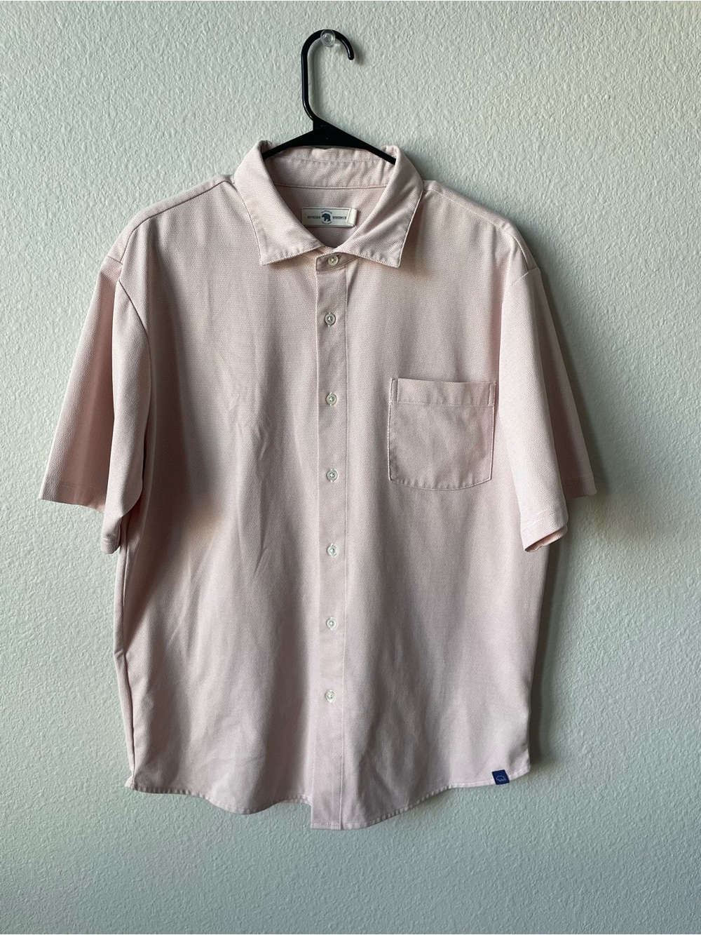 Men's Short Sleeve Casual Button-Down Shirt in Pale Pink